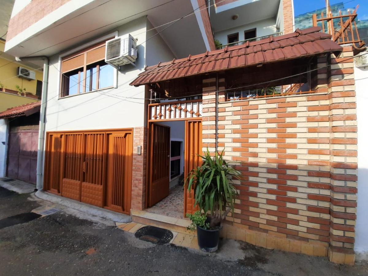 Villa 53 Тирана Екстериор снимка