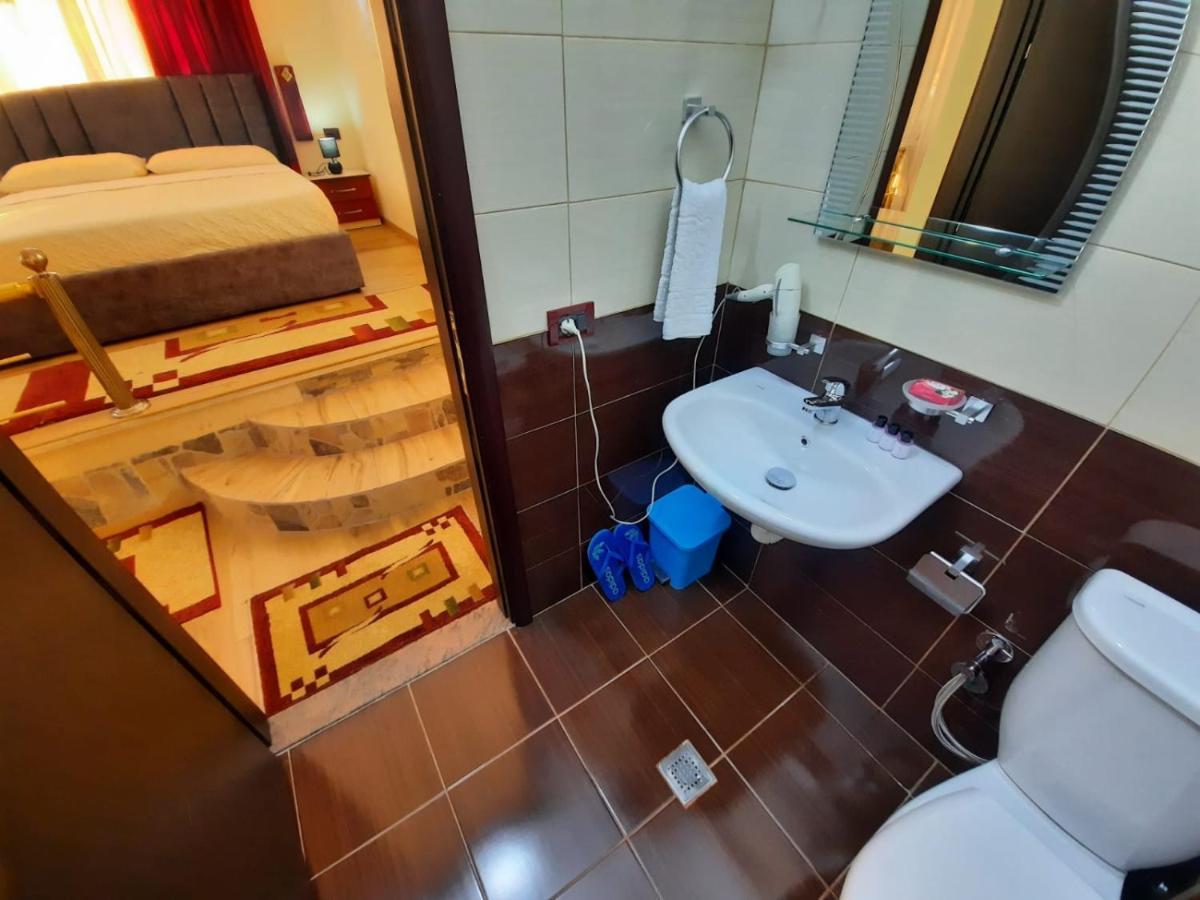Villa 53 Тирана Екстериор снимка