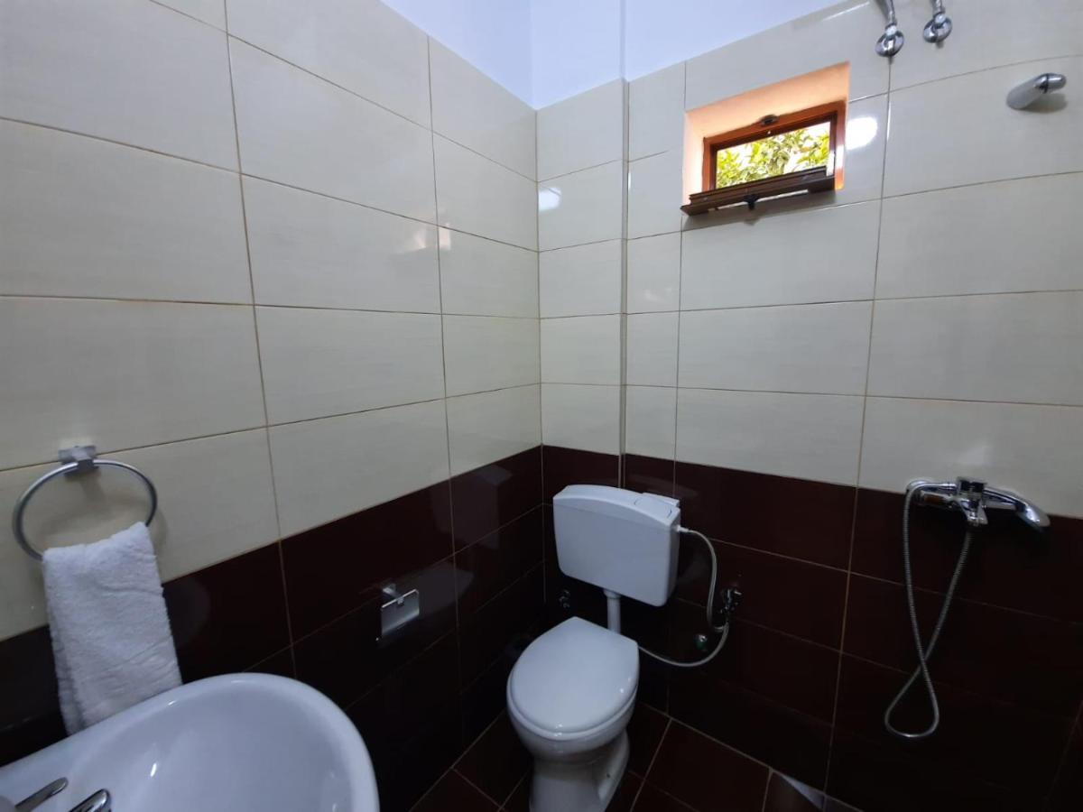 Villa 53 Тирана Екстериор снимка